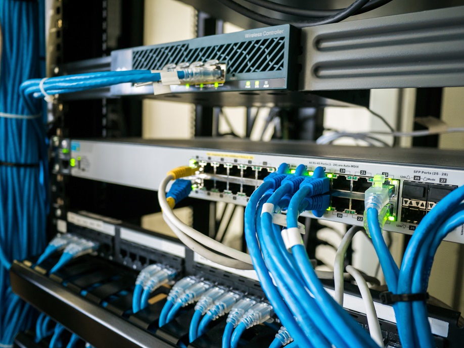 Structured cabling rack and switch installation